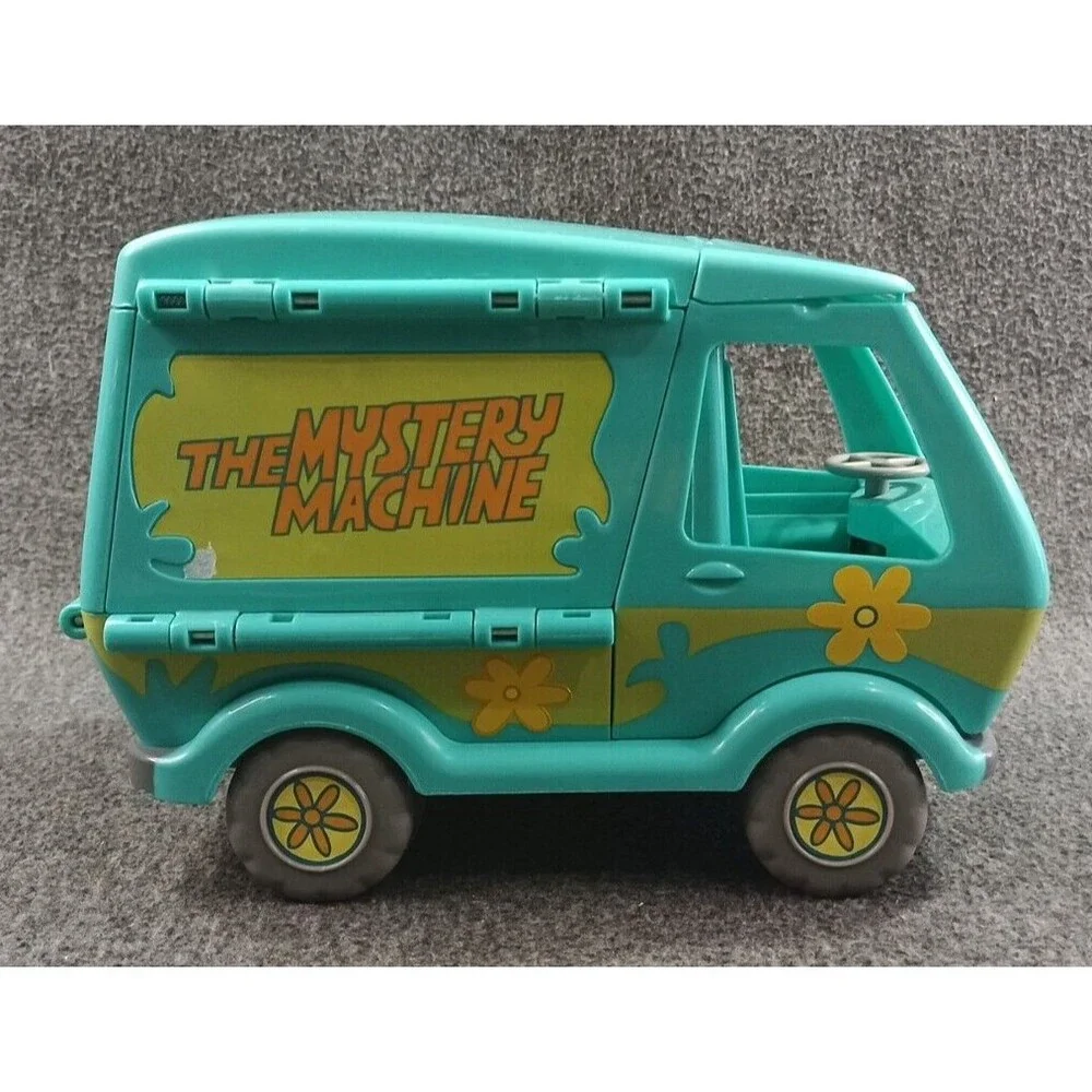 Hanna Barbera Scooby Doo The Mystery Machine Van Unfolds by Character Options